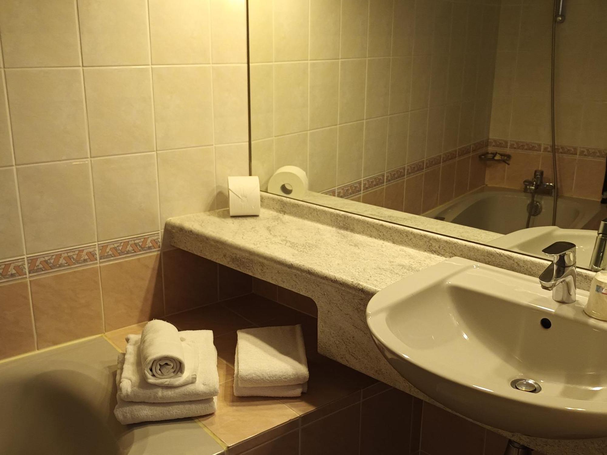 Hotel-Restaurant Logis L'Aubrac Laguiole Kültér fotó